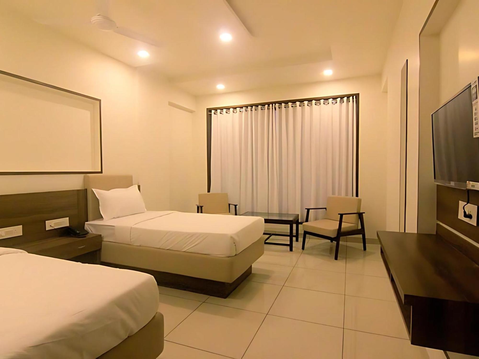 Srijan Inn Ābu Road Esterno foto